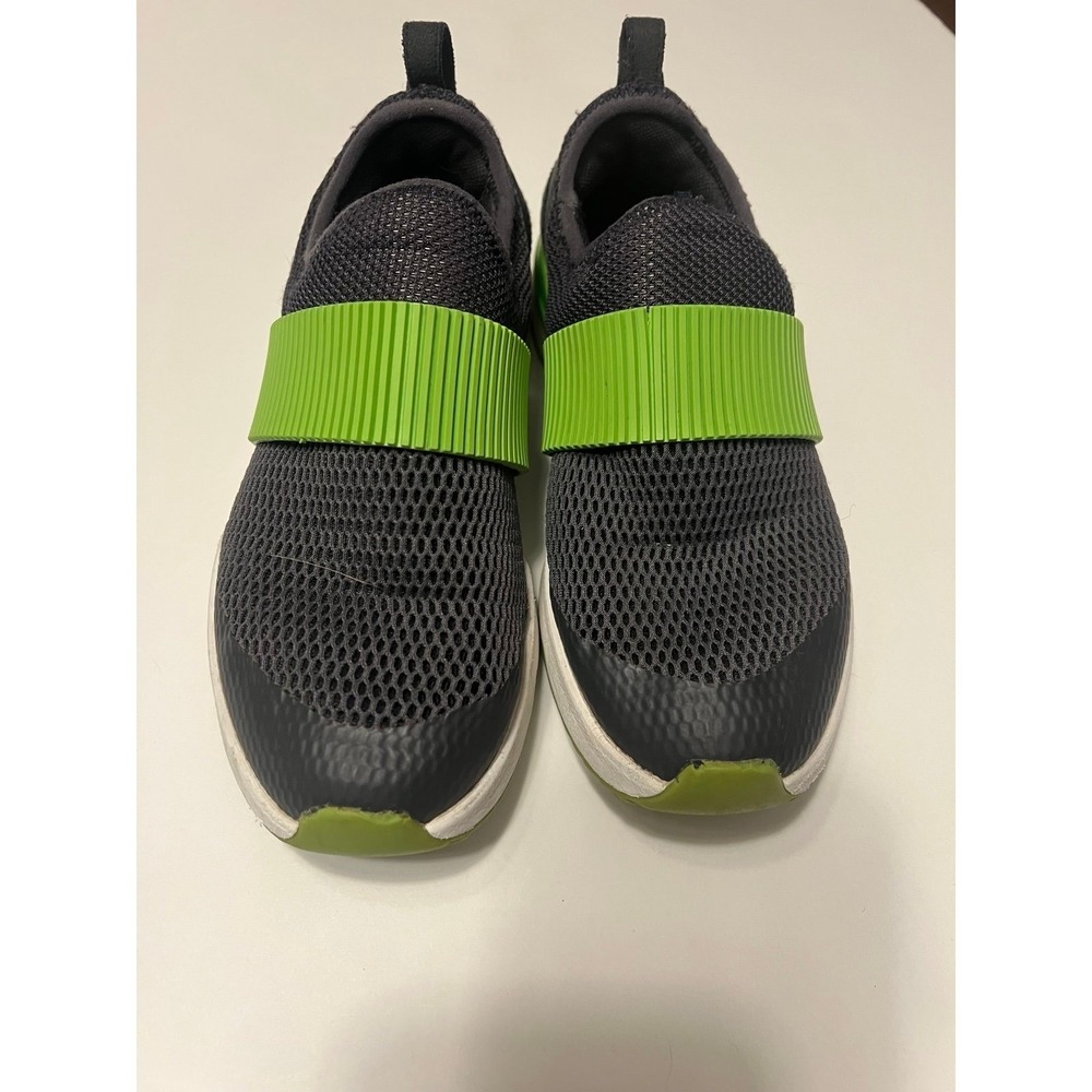 Boys youth size 2.5‎ shoes (s-160)